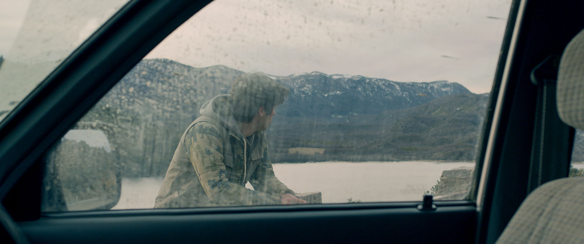 img_dgal_6aa41a458fe53TEMPORADA_DE_CAZA_Still1.jpg